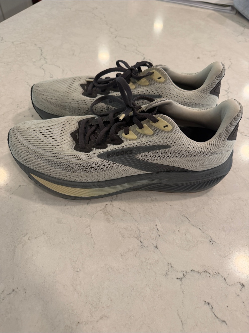 Brooks Ghost 17 Running Sneakers in Color Grey/Sand